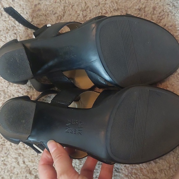 Black Naturalizer heels - Picture 4 of 6